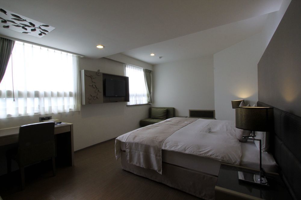 Shin Yuan Celeb Metro Hotel Xinzhu Zewnętrze zdjęcie